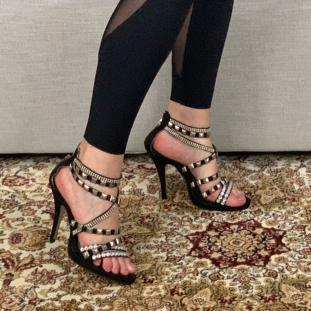 B2 shoes inspired by iconic Balmain sandal 9
